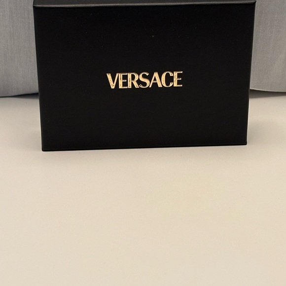 Versace Burgundy Quilted Wallet with Gold Medusa - Picture 10 of 11